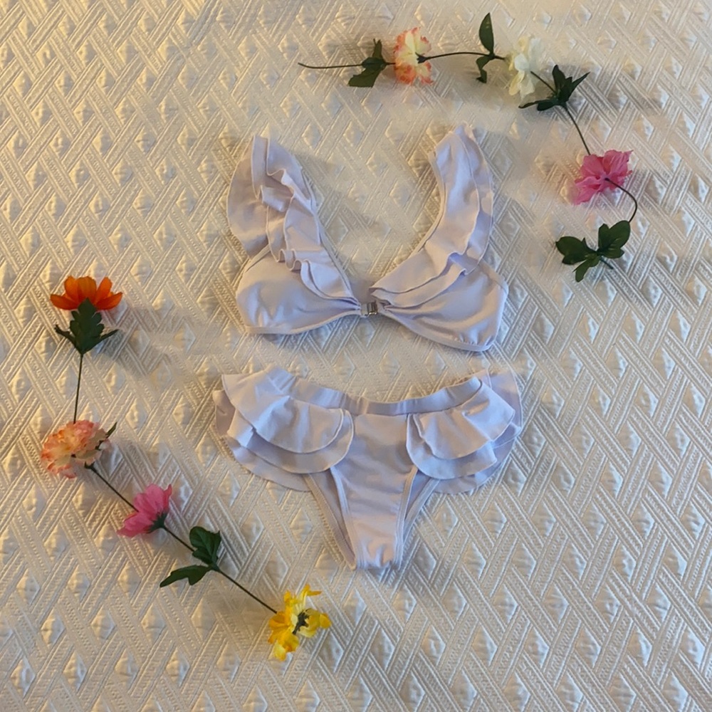 NEW white ruffle detail swim suit set, size S